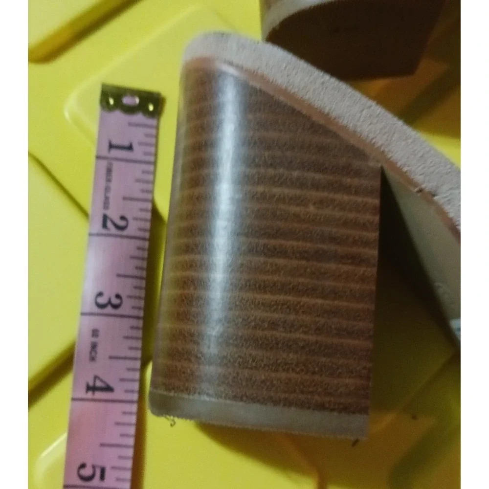 Mia Roslyn Tan Suede‎ Scalloped Criss Cross Slip On Block Heel Sandals, Size 8 - Picture 6 of 6